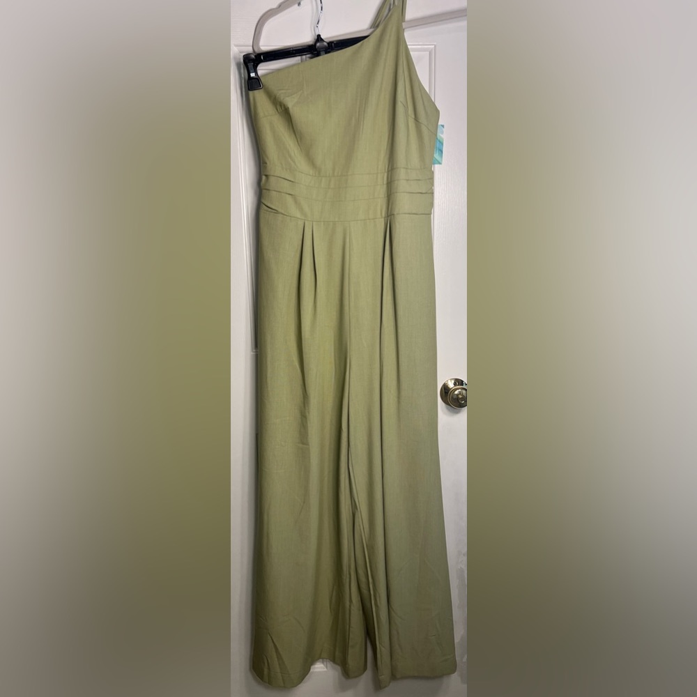 NWT One Shoulder jumper